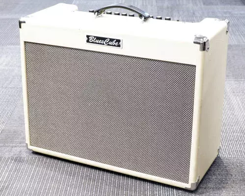 Roland - Blues Cube Artist - 80W Guitar Amplifier 2